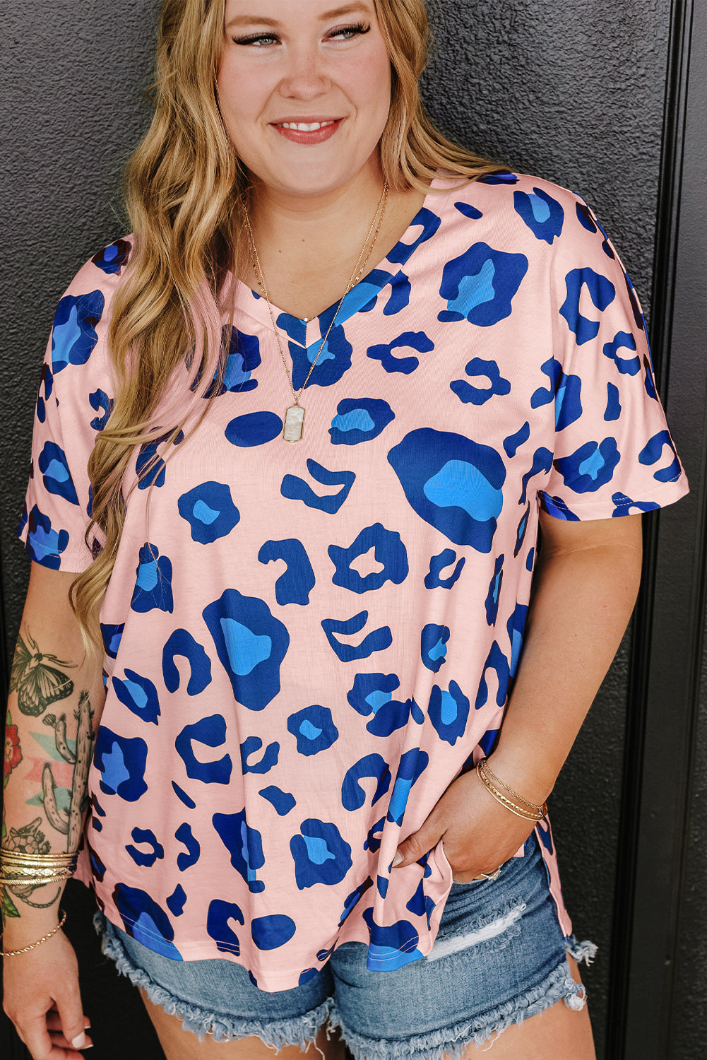 Rose Leopard Print V Neck Plus Size Tee