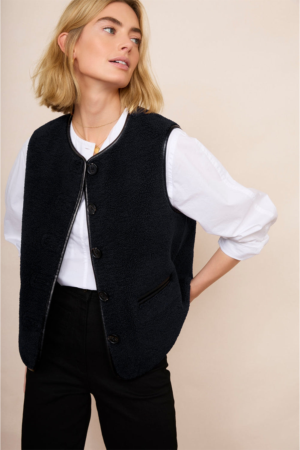 Leather Contrast Side Pockets Buttoned Fleece Vest