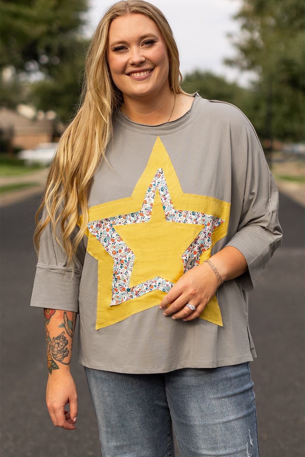 Grey Floral Star Patched Pattern 3/4 Sleeve Plus Size Top