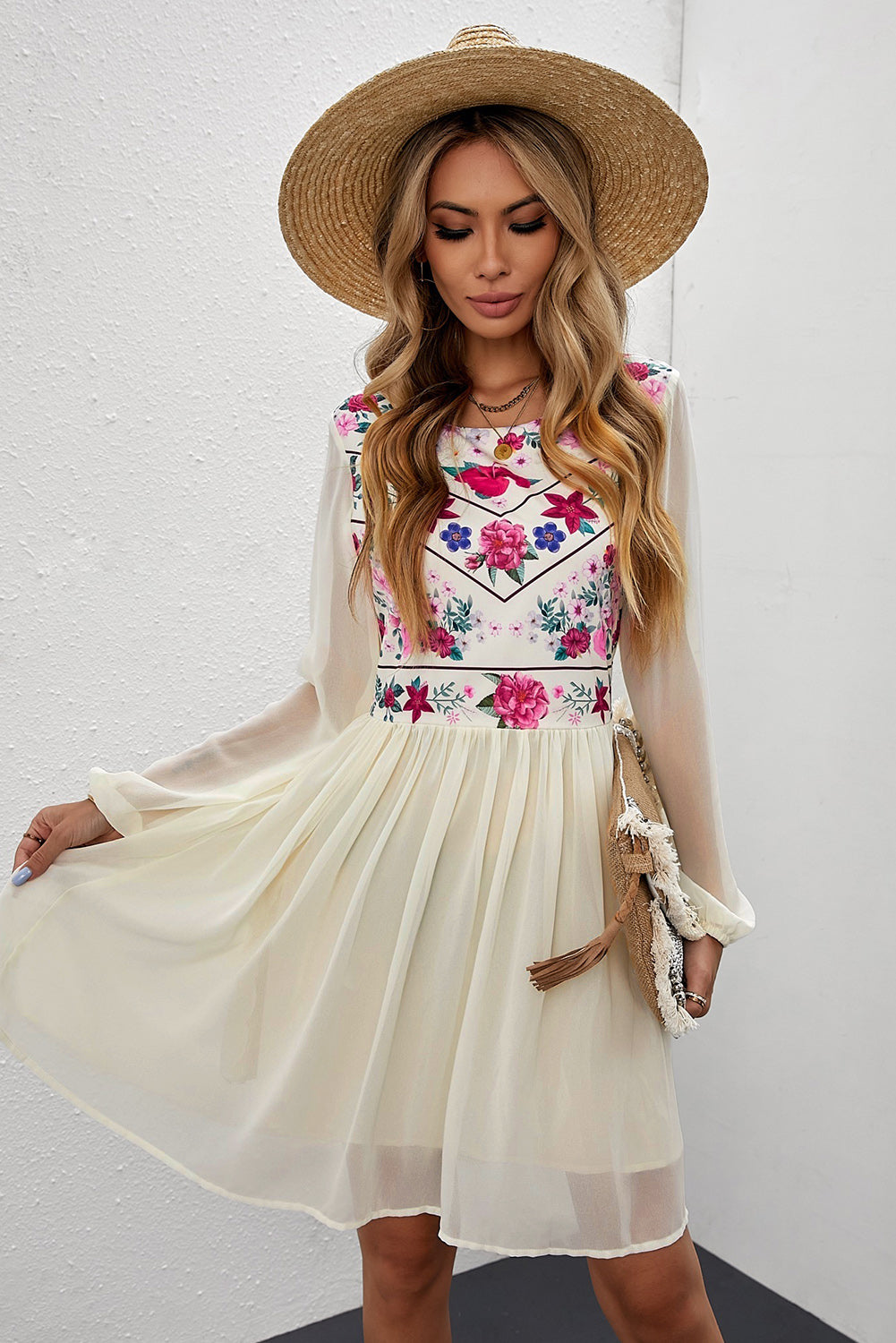 White Floral Mesh Splicing Lined Flowy Dress