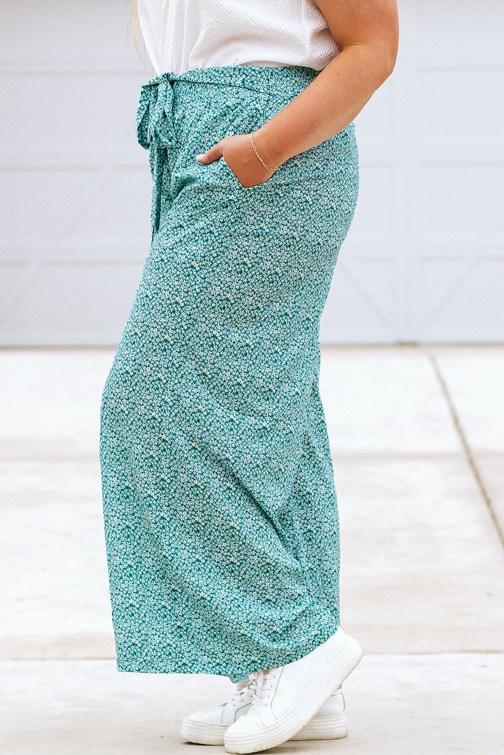 Green Plus Size Floral Tied Waist Wide Leg Pants