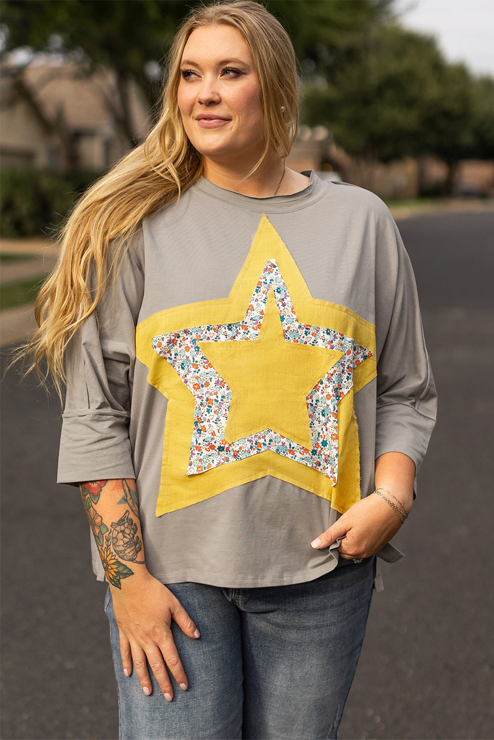 Grey Floral Star Patched Pattern 3/4 Sleeve Plus Size Top