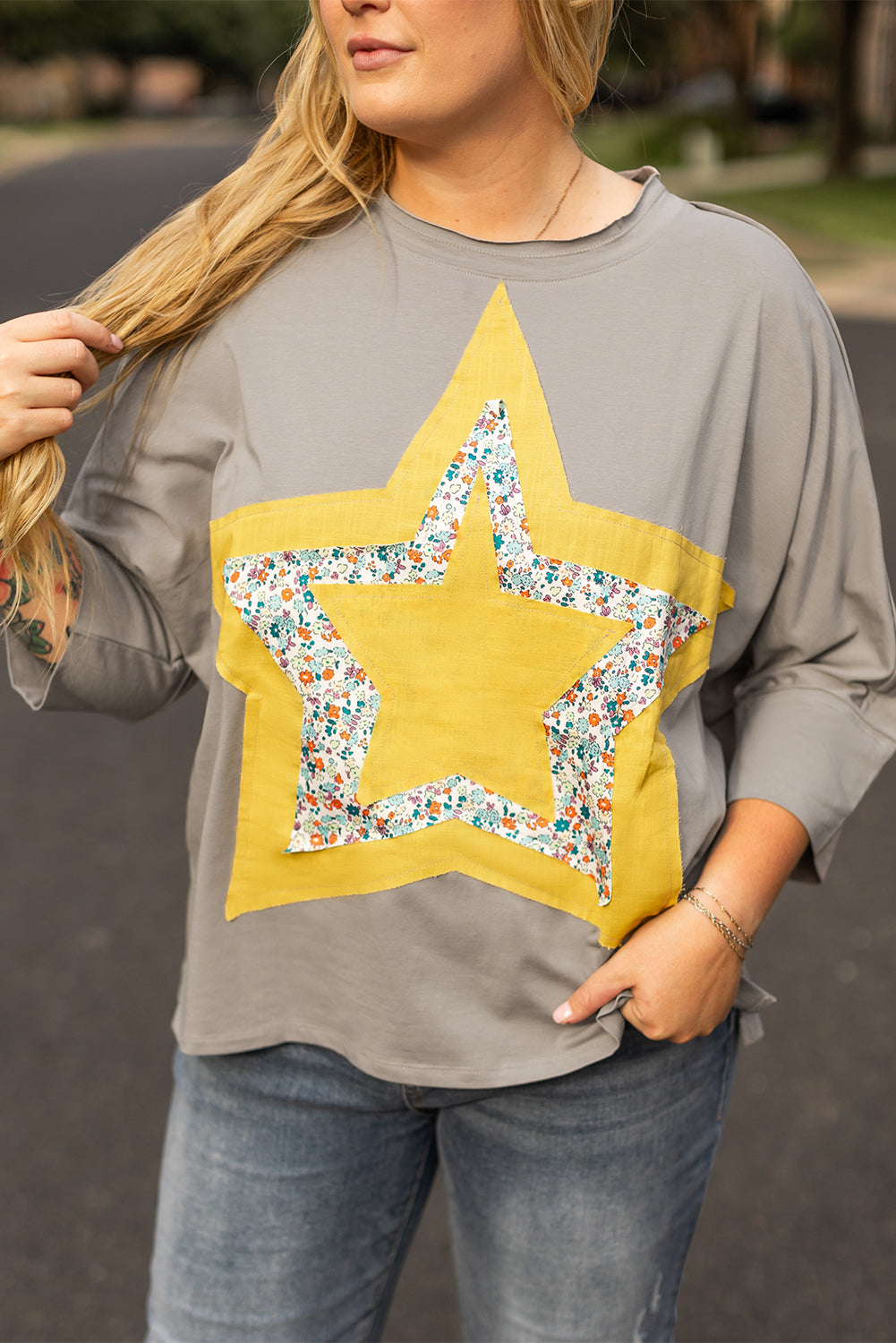 Grey Floral Star Patched Pattern 3/4 Sleeve Plus Size Top